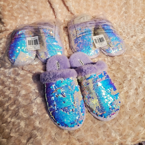 Torrid Lilac Faux fur fuzzy slippers - Picture 3 of 12